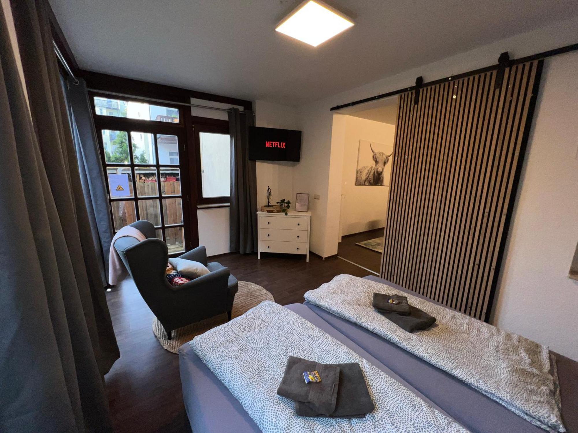 יינה Apartment Humboldt 3 Schlafzimmer,Wifi, Netflix Parken, Terrasse, Klimatisiert, Naehe Zentrum מראה חיצוני תמונה