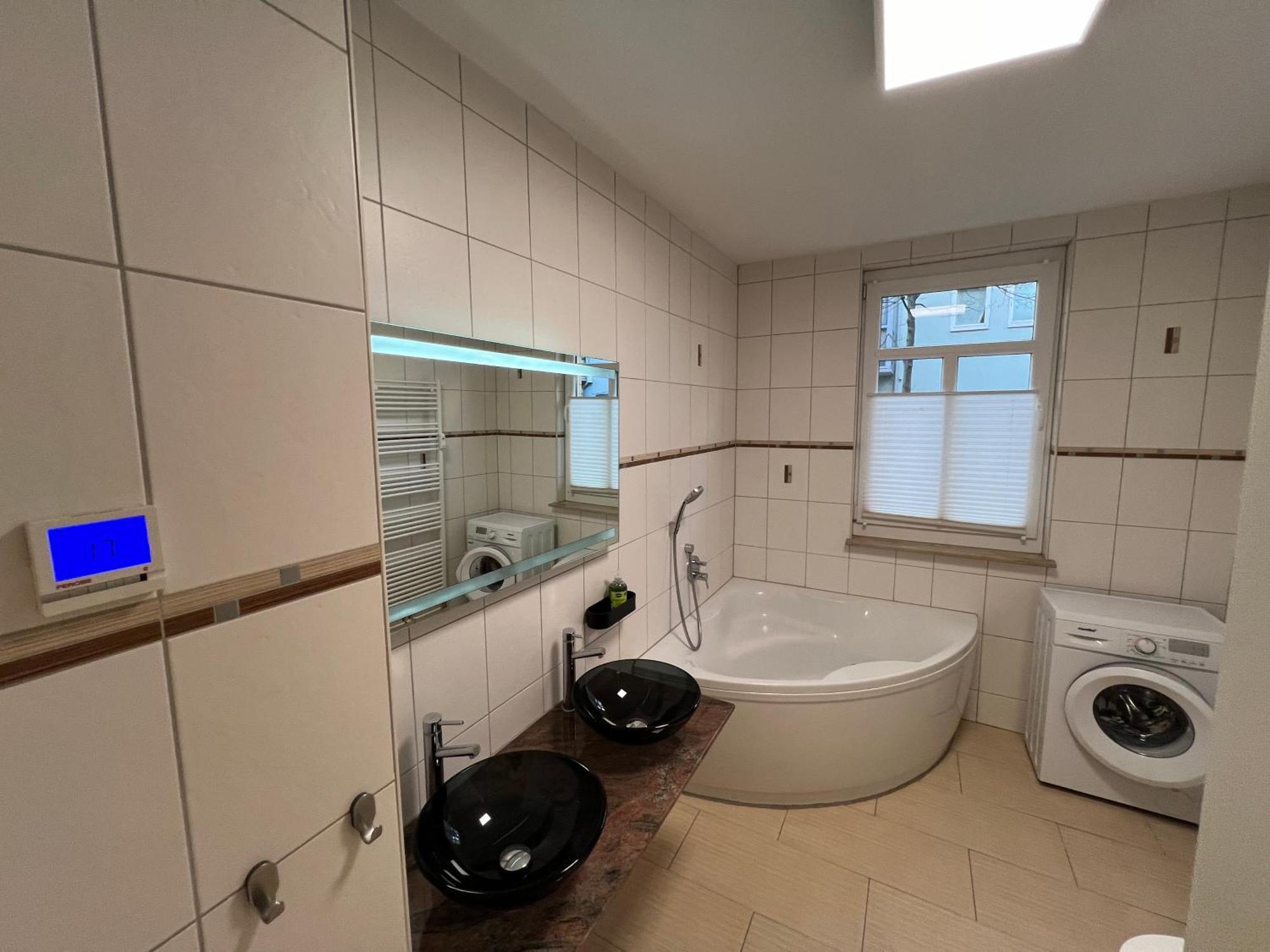 יינה Apartment Humboldt 3 Schlafzimmer,Wifi, Netflix Parken, Terrasse, Klimatisiert, Naehe Zentrum מראה חיצוני תמונה