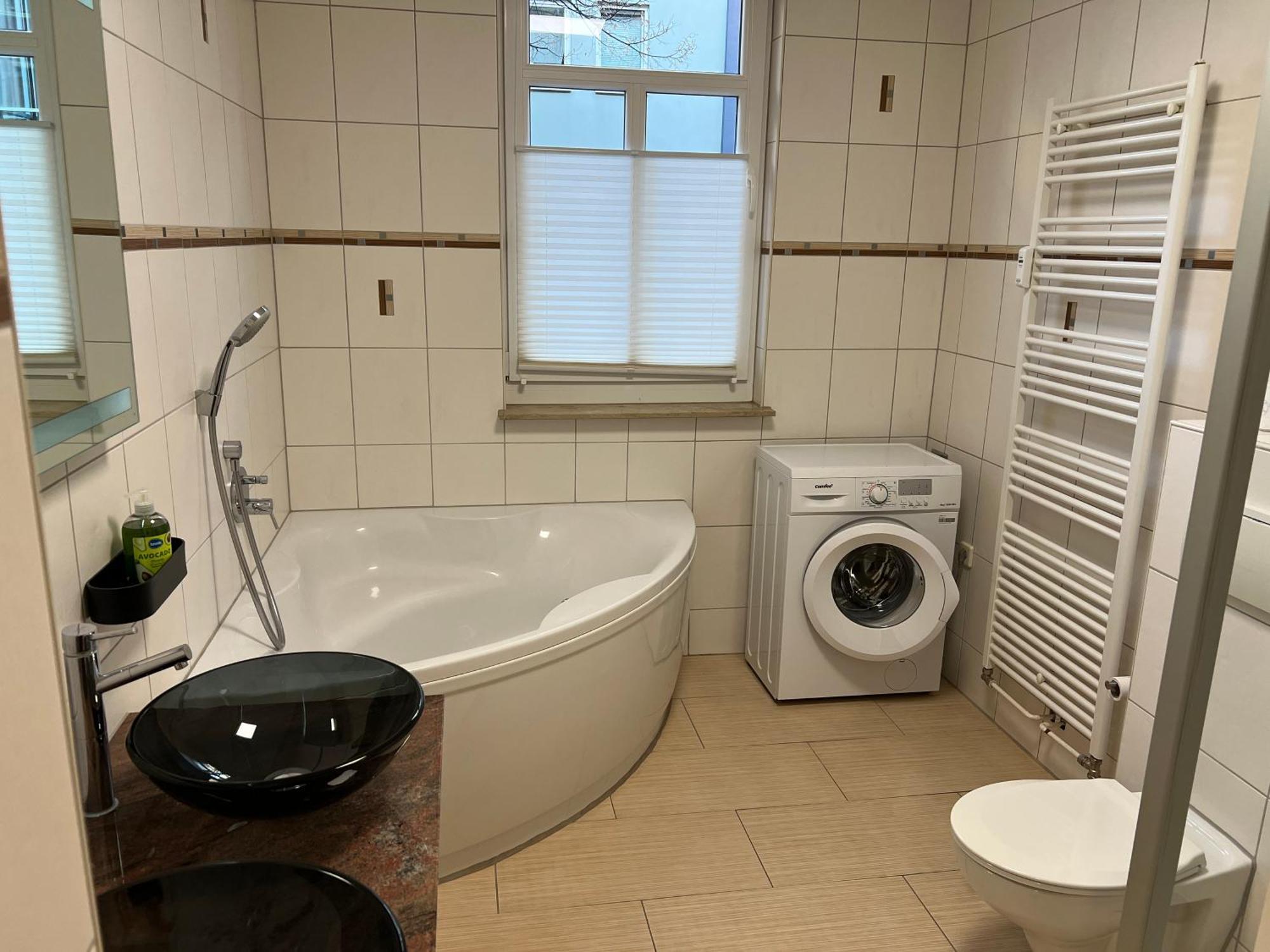 יינה Apartment Humboldt 3 Schlafzimmer,Wifi, Netflix Parken, Terrasse, Klimatisiert, Naehe Zentrum מראה חיצוני תמונה