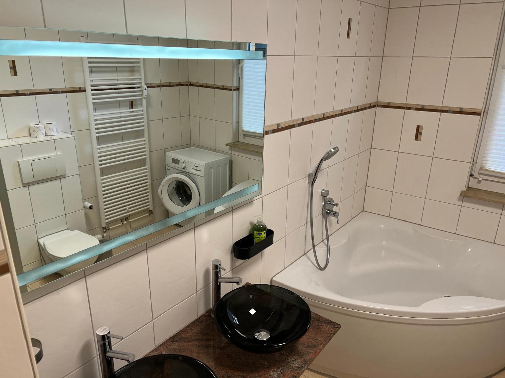 יינה Apartment Humboldt 3 Schlafzimmer,Wifi, Netflix Parken, Terrasse, Klimatisiert, Naehe Zentrum מראה חיצוני תמונה